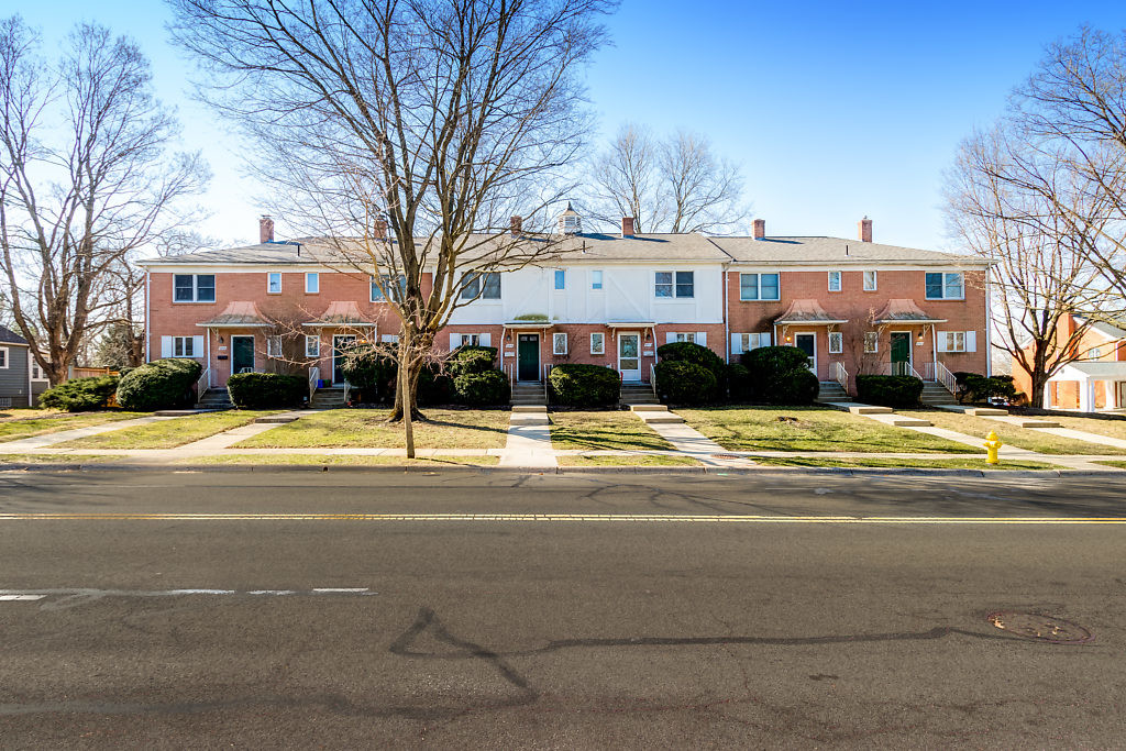 2909-2921 Zollinger Rd in Columbus, OH - Building Photo