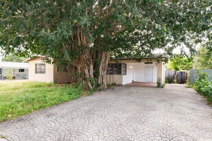 1491 NW 1st St in Boynton Beach, FL - Building Photo