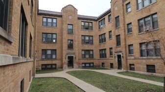 4015 W Melrose St in Chicago, IL - Building Photo