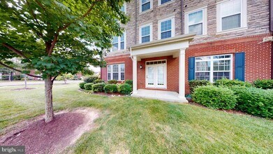 42594 Wildly Terrace in Ashburn, VA - Foto de edificio - Building Photo