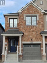 30 Tremoy Rd in East Gwillimbury, ON - Building Photo