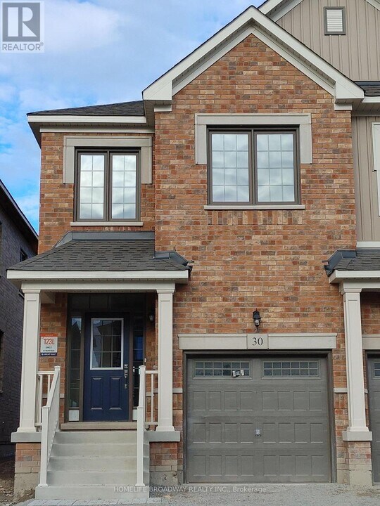 30 Tremoy Rd in East Gwillimbury, ON - Building Photo