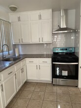 325 Concord St-Unit -Apt. K in Glendale, CA - Foto de edificio - Building Photo