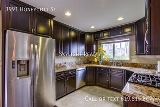 3991 Honeycutt St in San Diego, CA - Building Photo - Building Photo