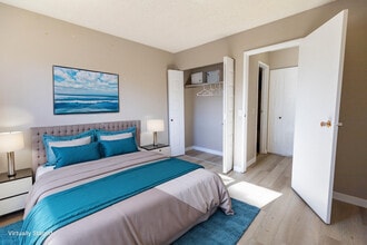 Airdrie Meadows in Airdrie, AB - Building Photo - Building Photo