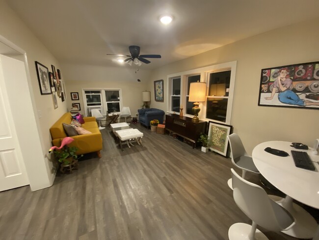 115 S Martha St, Unit 2 - Upper in Stillwater, MN - Foto de edificio - Building Photo