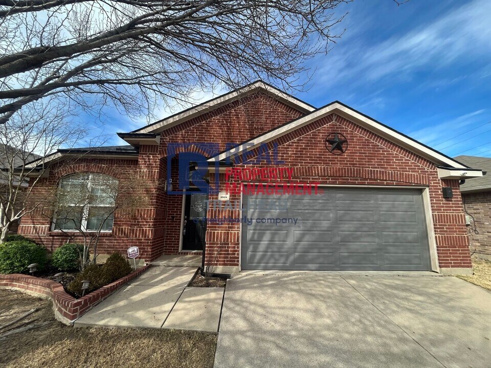 3929 Eaglerun Dr in Roanoke, TX - Building Photo