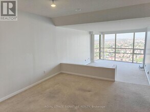 50 Eglinton Ave W in Mississauga, ON - Building Photo - Building Photo