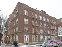 8402-8412 Bay Pky in Brooklyn, NY - Foto de edificio - Building Photo