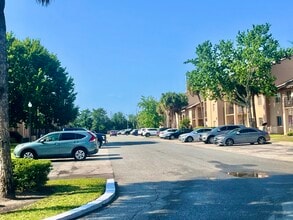 5208 Via Hacienda Cir, Unit A101 in Orlando, FL - Building Photo - Building Photo