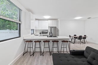 1544 NW 59th St in Miami, FL - Building Photo - Building Photo