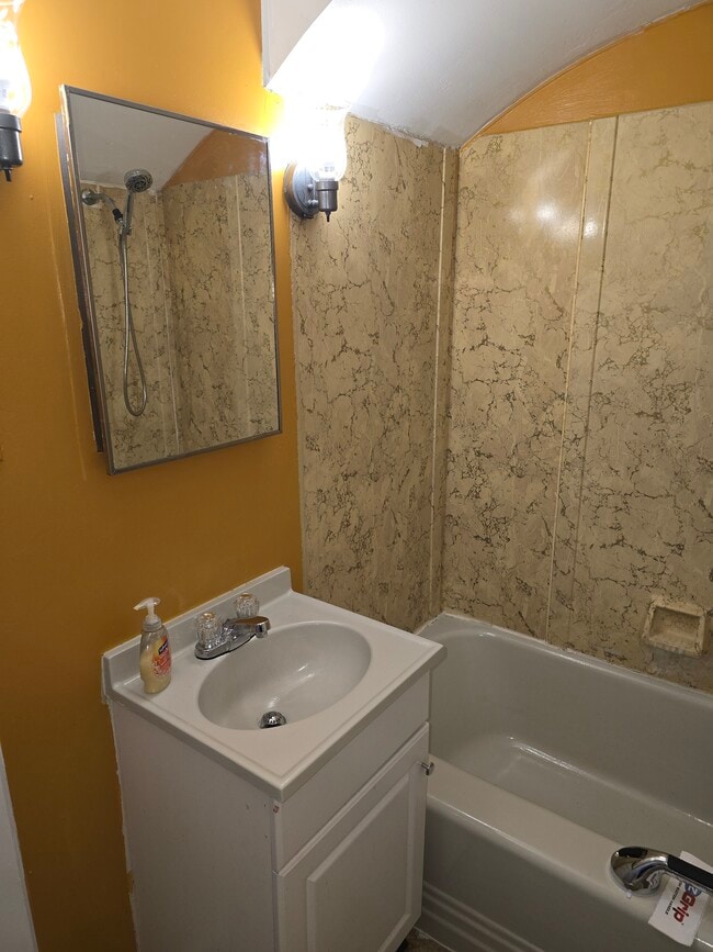 3093 N Michigan Ave, Unit Condo#3 in Saginaw, MI - Building Photo - Building Photo