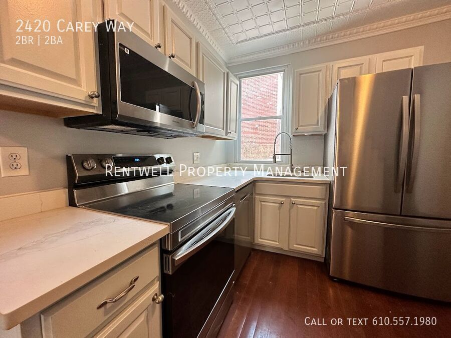 2420 Carey Wy in Pittsburgh, PA - Building Photo