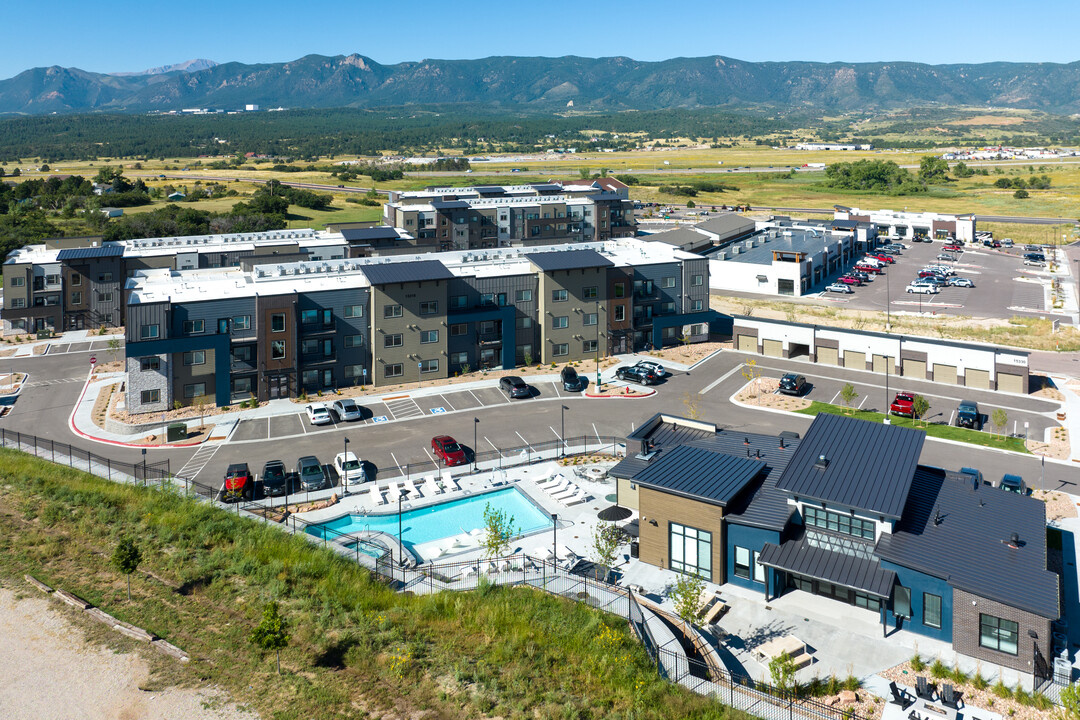 Marq at Monument Ridge in Colorado Springs, CO - Foto de edificio