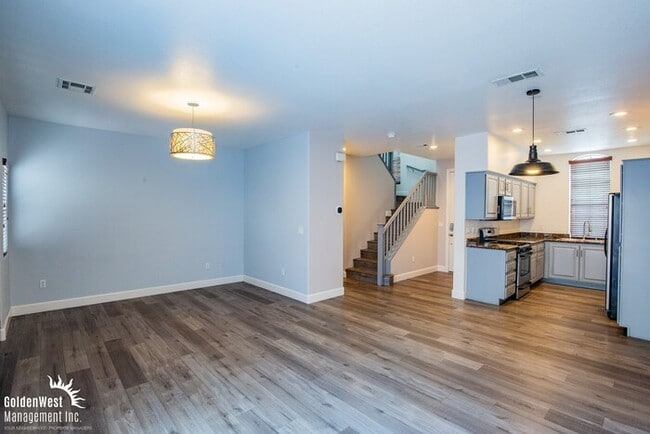 128 Tilbury Ave in Las Vegas, NV - Building Photo - Building Photo