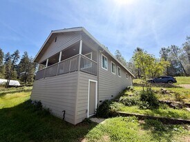 851 E Main St in Grass Valley, CA - Building Photo