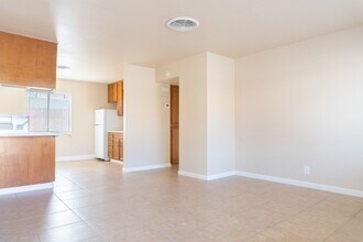 833 N Sanders St in Ridgecrest, CA - Building Photo - Building Photo