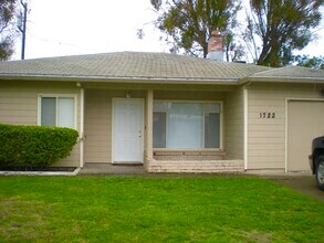 1722 W Polk Way in Stockton, CA - Building Photo - Building Photo
