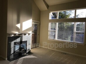 13824 N Creek Dr in Mill Creek, WA - Building Photo - Building Photo