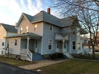 102 S Johnson St in Newark, IL - Foto de edificio - Building Photo