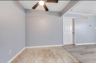 11610 Vance Jackson Rd in San Antonio, TX - Building Photo - Building Photo