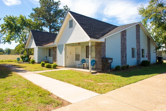 Moundville Gardens Apartments in Moundville, AL - Building Photo - Building Photo