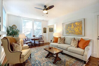 306 E Victory Dr in Savannah, GA - Building Photo - Building Photo