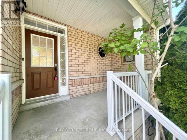 196 Kirkvalley Crescent in Aurora, ON - Building Photo - Building Photo