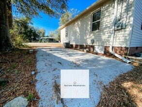 300 N Adair St in Clinton, SC - Building Photo - Building Photo