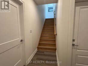 7532 Splendour Dr in Niagara Falls, ON - Building Photo - Building Photo