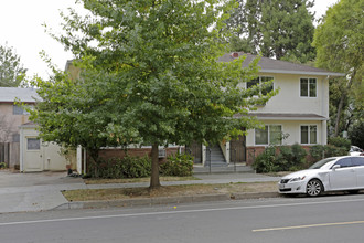 1801 T St in Sacramento, CA - Foto de edificio - Building Photo