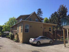 Mariposa Apartments in Mountain View, CA - Building Photo - Building Photo