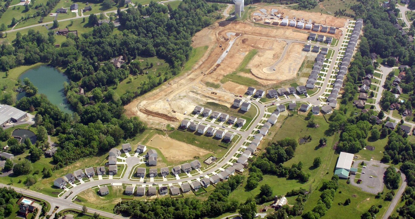 Cherry Glen in La Grange, KY - Building Photo