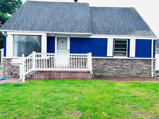 property at 246 S Pershing Ave