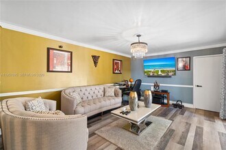 1600 Coral Ave in North Lauderdale, FL - Foto de edificio - Building Photo