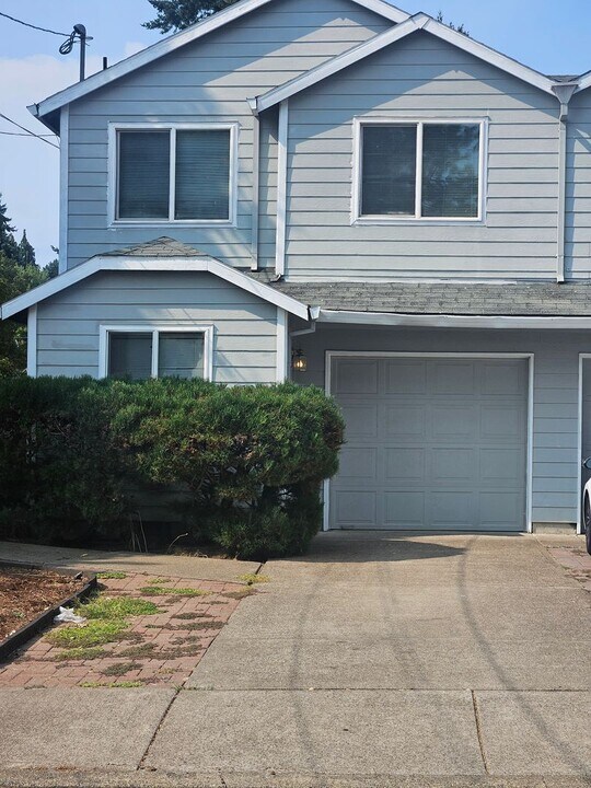 453 NW Lincoln St in Hillsboro, OR - Building Photo