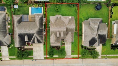 22719 Shieldhall Ln in Tomball, TX - Building Photo - Building Photo