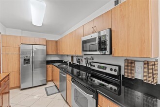 401 69th St in Miami, FL - Building Photo - Building Photo