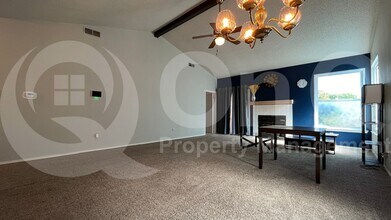 2721 Collins Blvd in Garland, TX - Building Photo - Building Photo