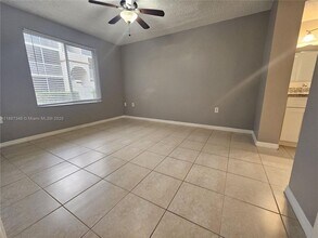 2101 Glenmoor Dr in West Palm Beach, FL - Building Photo - Building Photo