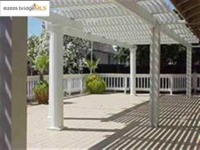 4400 Driftwood Ct in Discovery Bay, CA - Foto de edificio - Building Photo