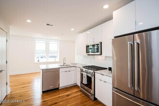 209 Bond St in Asbury Park, NJ - Building Photo - Building Photo