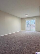 526 Rose Creek Dr in Radcliff, KY - Building Photo - Building Photo