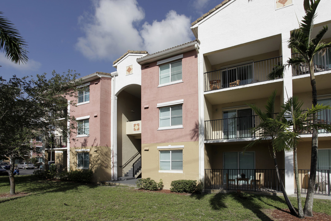 Atlantic Palms Apartments in Pompano Beach, FL - Foto de edificio