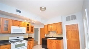 341 Summer St in Somerville, MA - Building Photo - Building Photo