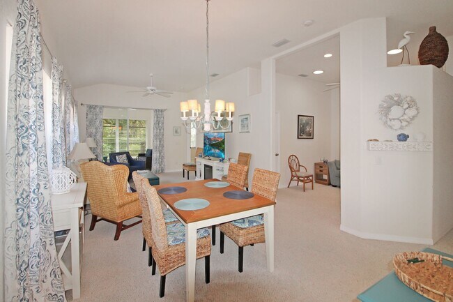 1230 Berkshire Cir in Venice, FL - Building Photo - Building Photo