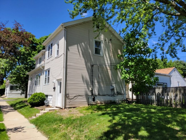 336 S 66th St in Milwaukee, WI - Building Photo - Building Photo