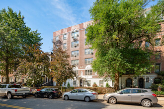 430 Clinton Ave in Brooklyn, NY - Building Photo - Building Photo