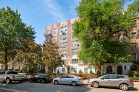 430 Clinton Ave in Brooklyn, NY - Foto de edificio - Building Photo