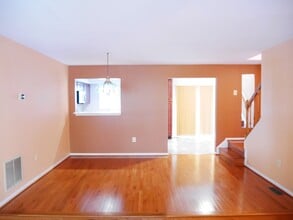 12355 Herrington Manor Dr in Silver Spring, MD - Building Photo - Building Photo